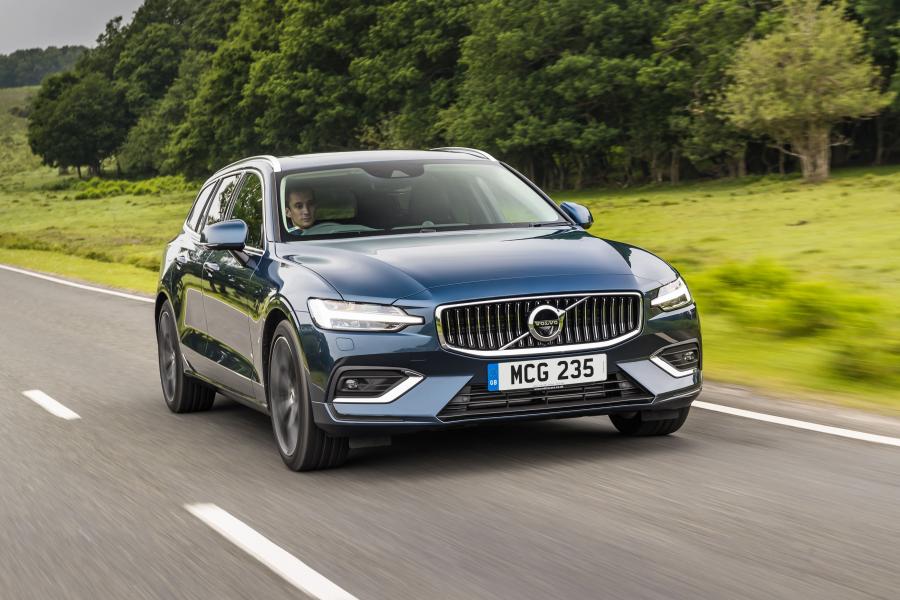  Volvo V60 D4 Inscription 2018 года  (UK) (фото 18 из 34)